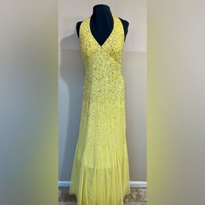 Night Way Collections Yellow Embellished One Shoulder Gown dress size 16-Large